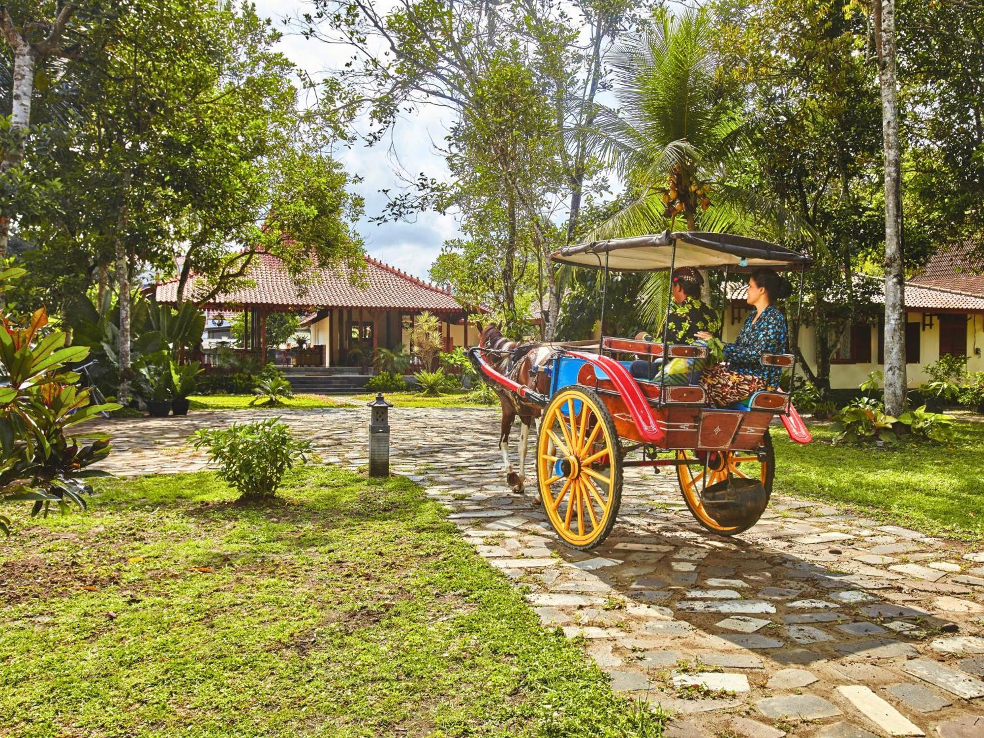 Ndalem Nitihardjan Hotel Magelang Exterior photo