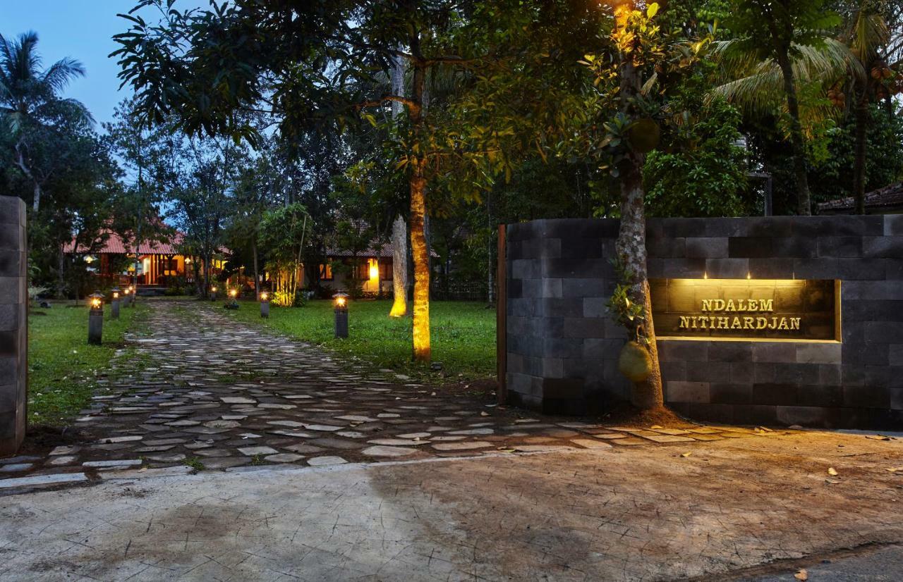 Ndalem Nitihardjan Hotel Magelang Exterior photo